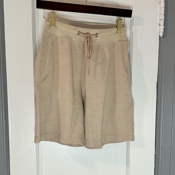 Two-piece short set in beige - Picture 6 of 6